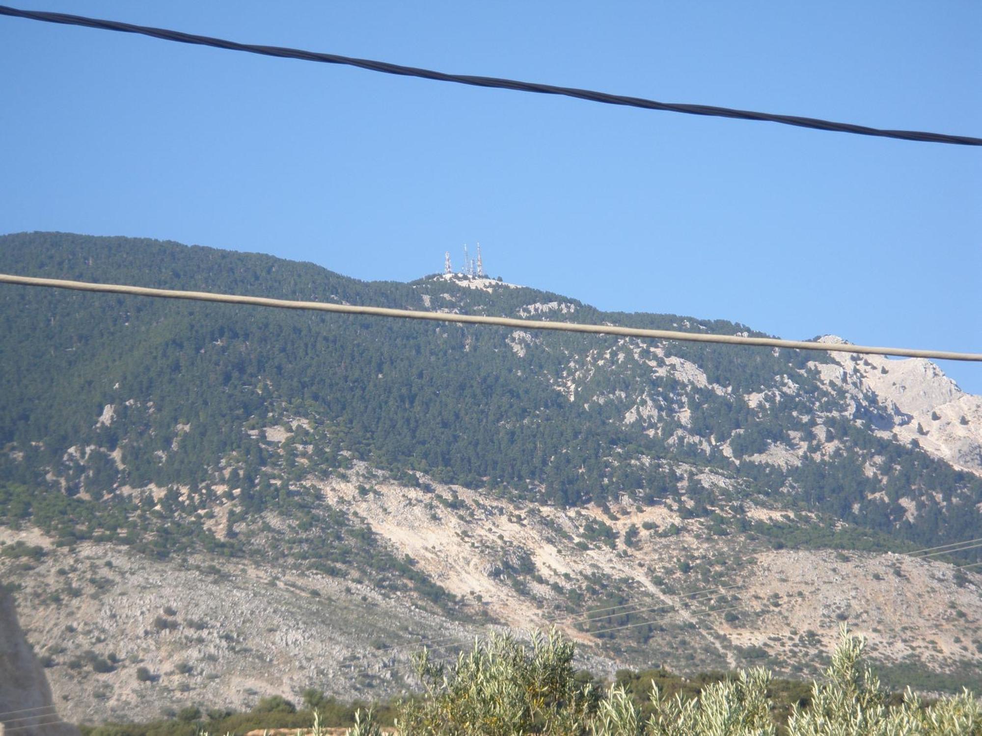 Manolia Daire Trapezaki (Kefalonia)